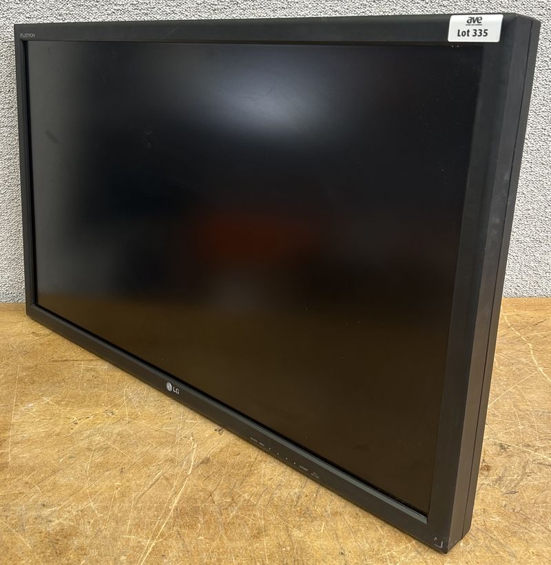 MONITEUR A ECRAN LCD DE 42 POUCES DE MARQUE LG MODELE FLATRON M4212CF. VENDU AVEC SUPPORT MURAL DE MARQUE VOGEL'S ET CABLE D'ALIMENTATION.