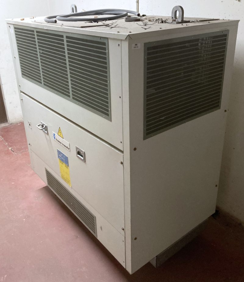 TRANSFORMATEUR ENROBE 3 PHASES 50HZ 800 KVA ANNEE 1991 DE MARQUE FRANCE TRANSFORMATEUR MODELE 183540-2. 170 X 172 X 96 CM. POIDS TOTAL 2430 KG. ARCUEIL CAFET -1.