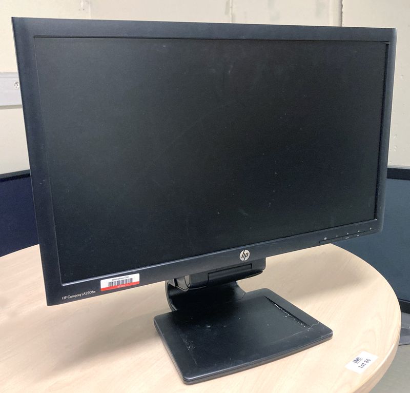 1 UNITE: MONITEUR LCD 23 POUCES SUR PIED DE MARQUE HP COMPAQ MODELE LA2306X.. ARCUEIL 3 00 RESERVE.