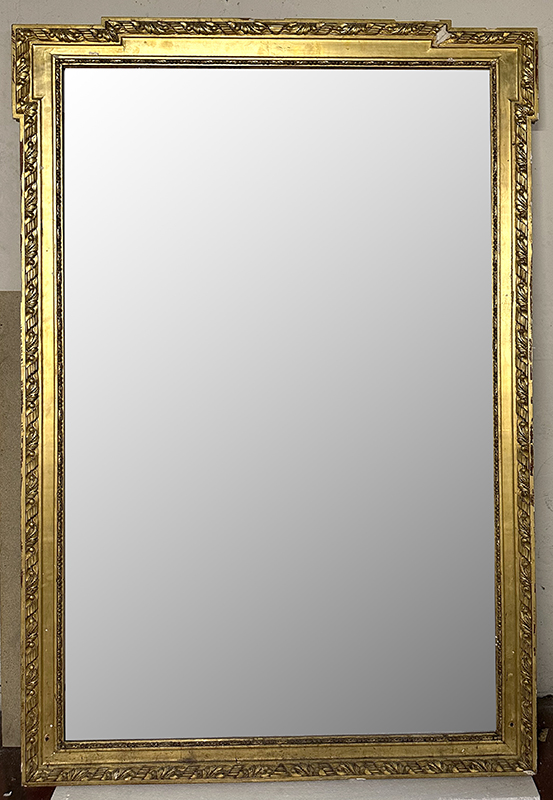 MIROIR DE CHEMINEE DE STYLE LOUIS XVI EN BOIS ET STUC DORE. VENDU AVEC SA CAISSE DE TRANSPORT. PAS DE GLACE. PETITS ECLATS ET MANQUES. 195 X 133 X 5 CM. LOCALISATION : ARCUEIL SOUS SOL POSTE.