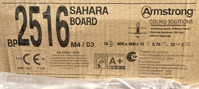 26 DALLES DE PLAFOND TECHNIQUE DE MARQUE ARMSTRONG MODELE 2516 SAHARA BOARD. 60 X 60 X 1,5 CM. ARCUEIL 5.