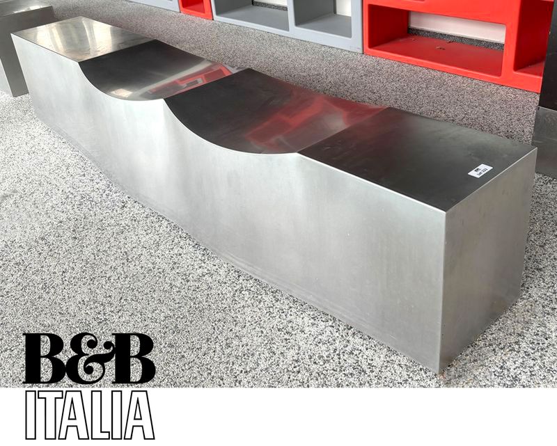 BANC D'EXTERIEUR ET OU D'INTERIEUR DESIGN CHRIS HOWKER MODELE DOUBLE DIP EDITION B&B ITALIA EN INOX ALIMENTAIRE A DEUX ASSISES. 229 X 43 X 43 CM.