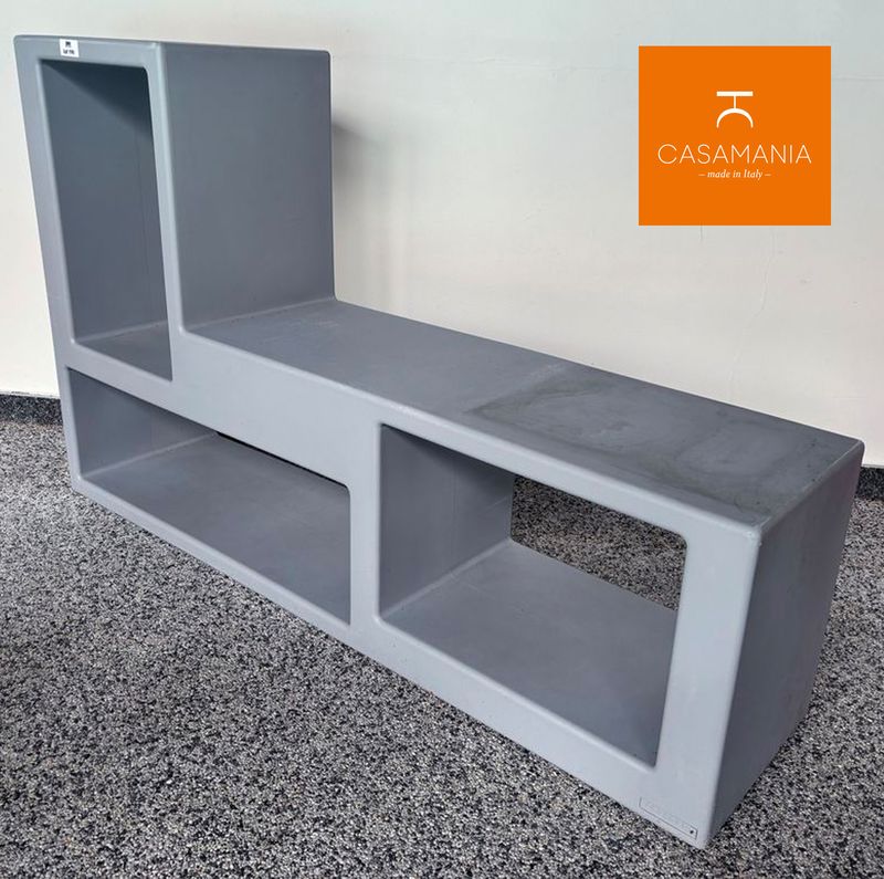 X3 ETAGERE OU RANGEMENT D'EXTERIEUR ET OU D'INTERIEUR MODULABLE EN FORME DE "L" A 3 NICHES DESIGN CLAUDIO BELLINI MODELE URBAN EDITION CASAMANIA EN NYLON ALIMENTAIRE DE COULEUR GRIS CLAIRE. 142 X 34 X 88 CM.