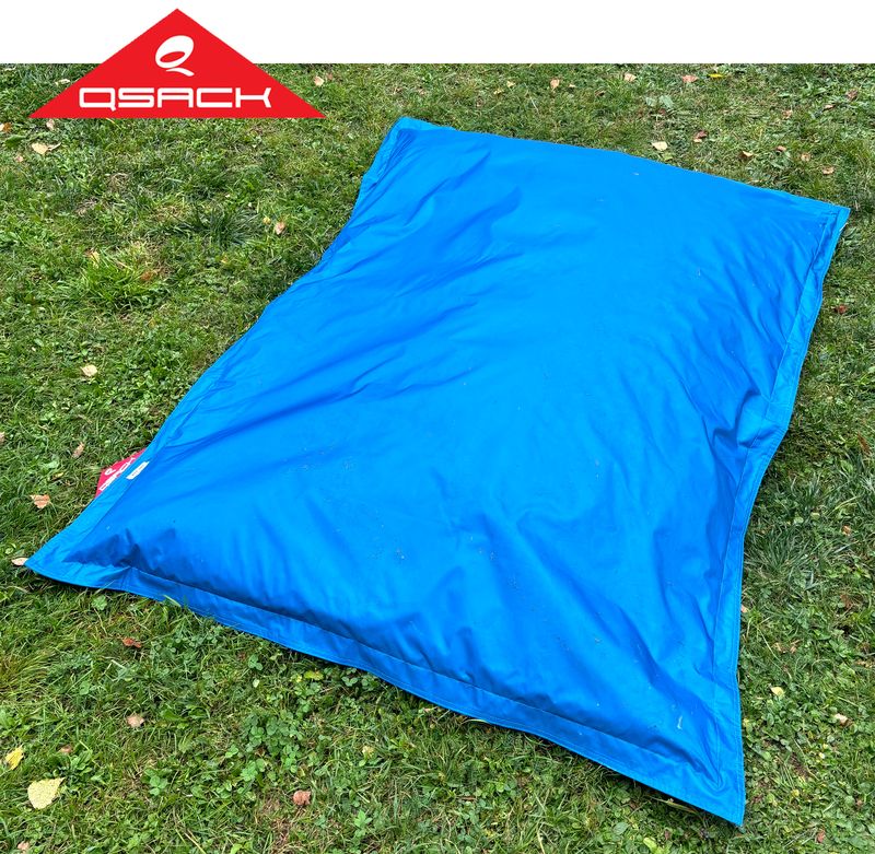 X4 POUF GEANT D'EXTERIEUR EN TISSUS IMPERMEABLE DE COULEUR BLEU ROYALE DE MARQUE QSACK MODELE SITZSACK OUTDOOR. 180 X 140 CM.