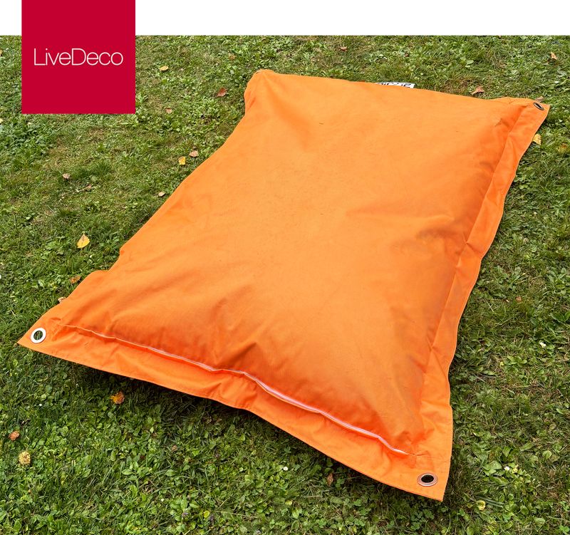 X4 POUF GEANT D'EXTERIEUR EN TISSUS IMPERMEABLE DE COULEUR ORANGE DE MARQUE LIVEDECO MODELE BIG 52 CLASSIC OUTDOOR. 170 X 130 CM.