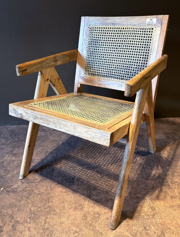 X3 FAUTEUIL EN CHENE NATUREL DAN LE GOUT DU FAUTEUIL "OFFICE CANE CHAIR" DE PIERRE JEANNERET DE 1955, DOSSIER ET ASSISE CANNEE ET GALETTE AMOVIBLE EN CUIR. 80 X 59 X 69 CM.