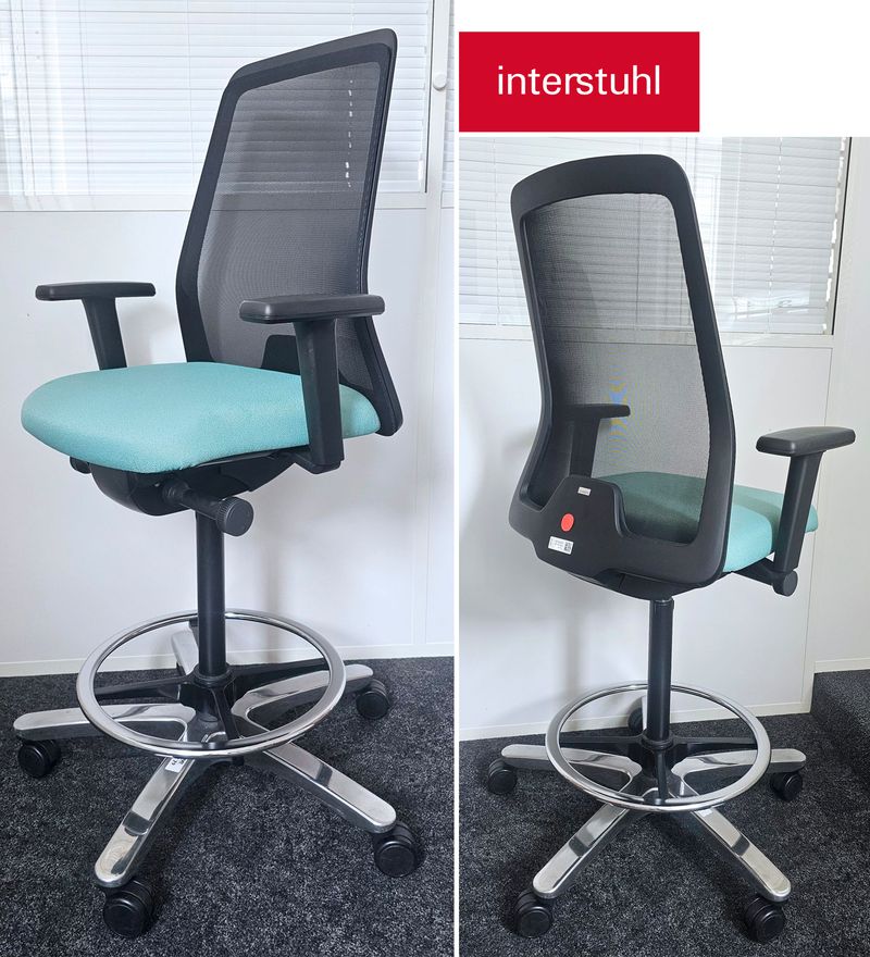 FAUTEUIL DE BUREAU HAUT A HAUTEUR ET DOSSIER AJUSTABLE DE MARQUE INTERSHTUL MODELE EVERYis1 EV811 DOSSIER EN RESILLE DE COULEUR NOIRE ET ASSISE EN TISSU DE COULEUR BLEU CLAIR REPOSANT SUR UN PIETEMENT ETOILE A ROULETTES A 5 BRANCHES EN ACIER CHROME. HAUTEUR MAX : 157 CM, HAUTEUR MIN : 127 CM, 62 X 72 CM. 4 UNITES. VENDU A L'UNITE AVEC FACULTE DE REUNION. LOCALISATION -> BAT A : 2, 1 NO