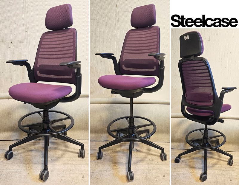 FAUTEUIL DE BUREAU HAUT A HAUTEUR AJUSTABLE ET TETIERE, SOUTIEN LOMBAIRE DE MARQUE STEELCASE MODELE SERIES 1 DOSSIER EN RESILLE DE COULEUR VOILETTE, ASSISE ET TETIERE EN TISSU DE COULEUR VIOLETTE REPOSANT SUR UN PIETEMENT ETOILE A ROULETTES ET UN REPOSE PIED EN ACIER LAQUE NOIR. HAUTEUR MIN : 96 CM, HAUTEUR MAX : 106 CM, 70 X 66 CM. 2 UNITES. VENDU A L'UNITE AVEC FACULTE DE REUNION. LOCALISATION -> BAT B : STOCK DELTA