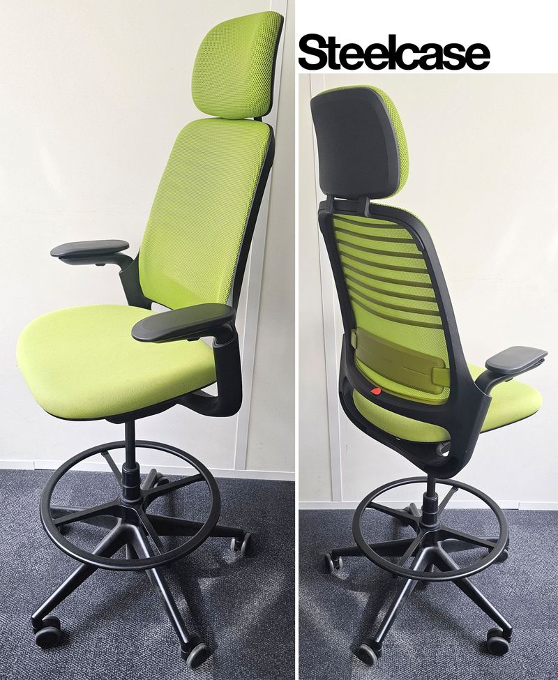 FAUTEUIL DE BUREAU HAUT A HAUTEUR AJUSTABLE ET TETIERE, SOUTIEN LOMBAIRE DE MARQUE STEELCASE MODELE SERIES 1 DOSSIER EN RESILLE DE COULEUR VERT POMME, ASSISE ET TETIERE EN TISSU DE COULEUR VERT POMME REPOSANT SUR UN PIETEMENT ETOILE A ROULETTES ET UN REPOSE PIED EN ACIER LAQUE NOIR. HAUTEUR MIN : 130 CM ; HAUTEUR MAX : 148 CM ; 64 X 64 CM. 3 UNITES. VENDU A L'UNITE AVEC FACULTE DE REUNION. LOCALISATION -> BAT A : RDC E