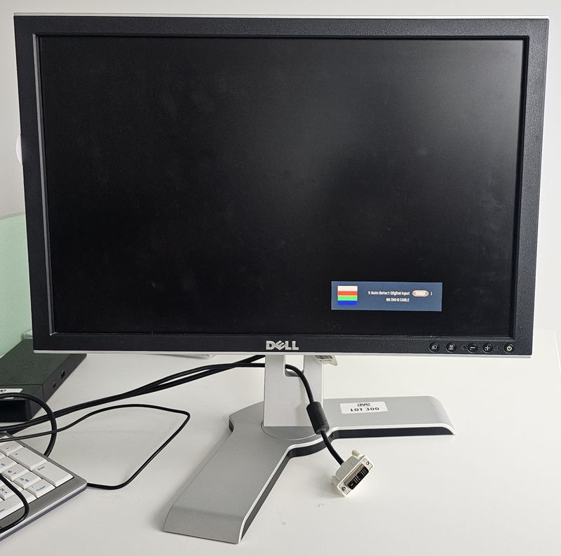 MONITEUR SUR PIED A ECRAN LCD DE 22 POUCES DE MARQUE DELL MODELE P2214HP OU MODELE P2213T OU 2009WT. 576 UNITES. VENDU A L'UNITE AVEC FACULTE DE REUNION. LOCALISATION -> BAT A : 3, 2, 1, RDC O, RDC S, -1 SE, -2; BAT B : COURRIER; BAT FK : 2, 1; BAT J : 1, RDC; BAT H : 2, 1; BAT J -1 CAGE