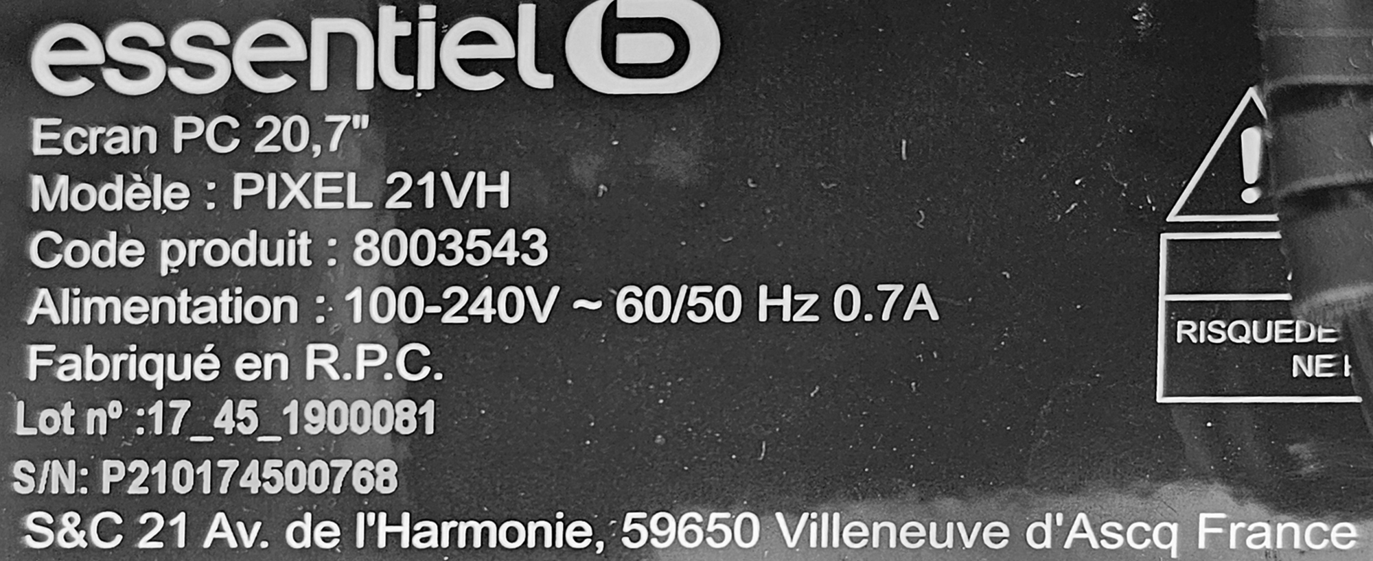 MONITEUR SUR PIED A ECRAN LCD DE 22 POUCES DE DIVERSES MARQUE DELL ET DIVERS MODELES. 215 UNITES. VENDU A L'UNITE AVEC FACULTE DE REUNION. LOCALISATION -> BAT A : 3, 2, 1 NO, 1 N, 1 NE, 1 SE, ACCUEIL, RDC S, -2; BAT B : COURRIER, INFIRMERIE; BAT FK : 2, 1; BAT J : 1, RDC; BAT H : 3, 2, 1; BAT J -1 CAGE