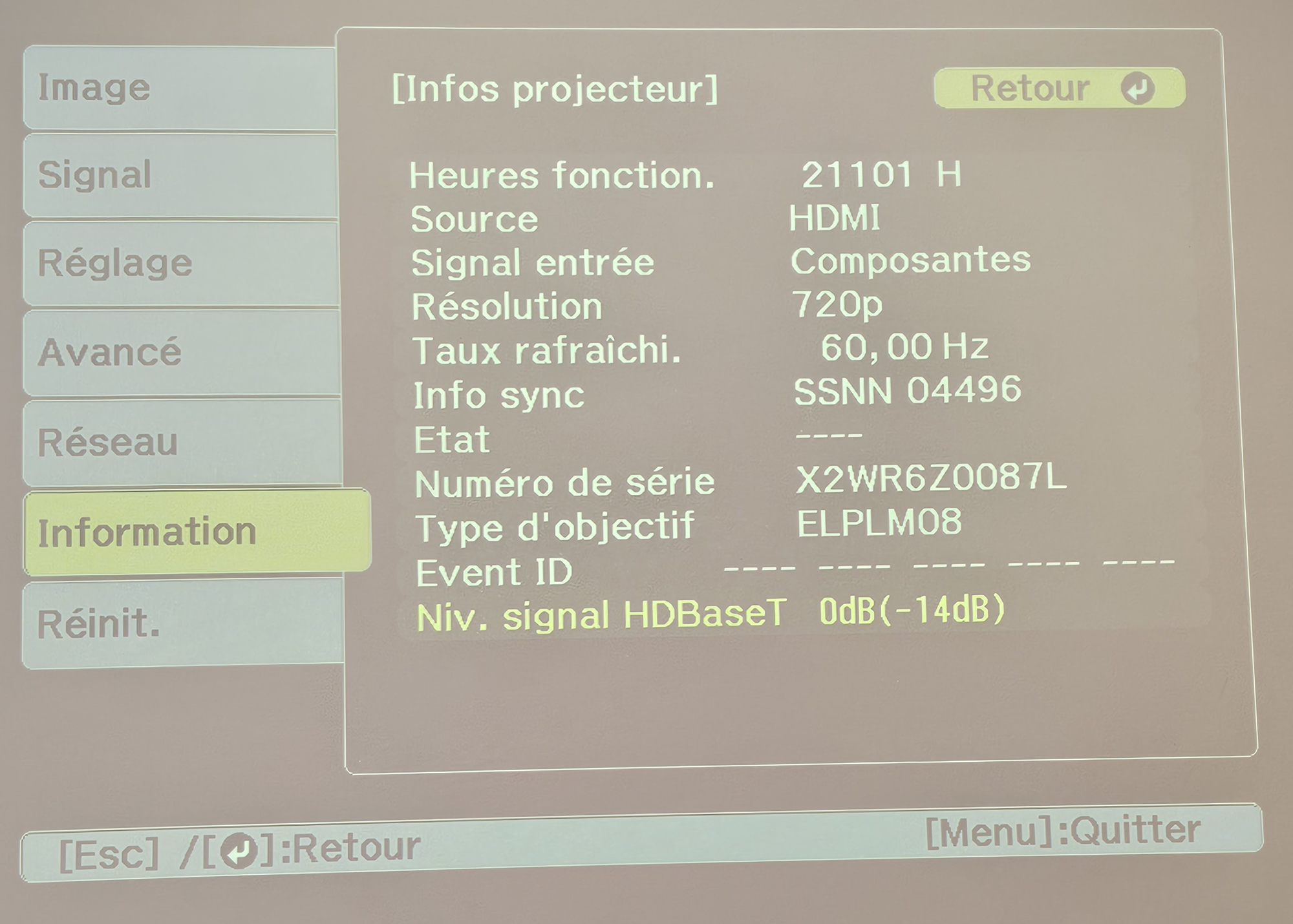 VIDEOPROJECTEUR DE MARQUE EPSON MODELE EBL1300U. VENDU AVEC SA TELECOMMANDE. DEMONTAGE PAR L'ACHETEUR DANS LES REGLES DE L'ART. LOCALISATION -> BAT A : FORUM