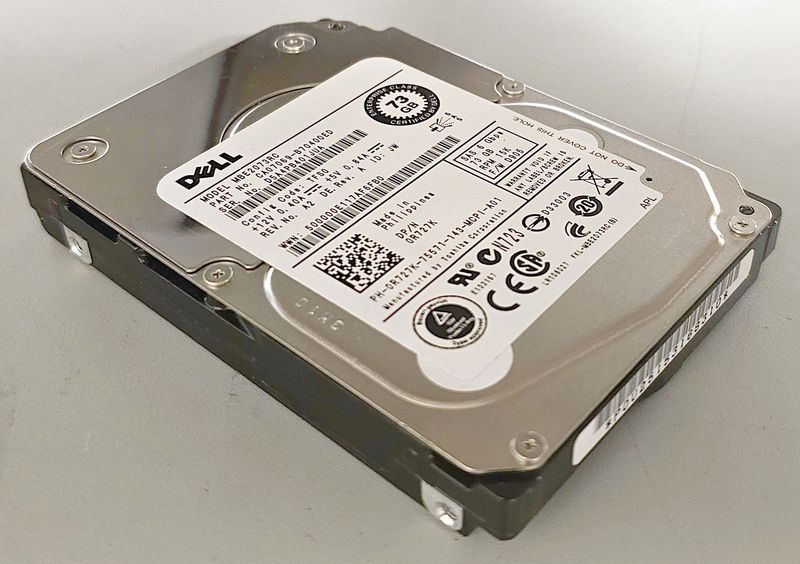 14 DISQUES DUR SAS 73 GB 2.5 POUCES DIVERS MARQUE DELL. LOCALISATION -> BAT J : - 1