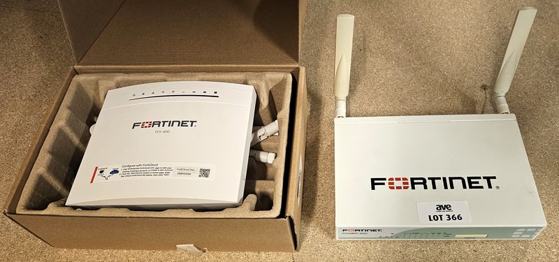 8 BORNES WIFI DONT : 4 BORNES WIFI DE MARQUE FORTINET MODELE FAP-221E-E,1 BORNE DE MARQUE FORTINET MODELE FEX-40D-AMEU, 1 BORNE DE MARQUE FORTINET MODELE FWF-60C, 1 BORNE WIFI EXTERIEUR DE MARQUE CISCO MODELE AIR-LAP1310G-E-K9 ET 1 BORNE WIFI DE MARQUE CISCO MODELE CATALYT 9100 AX SERIES AIR-CAP1702I-E-K9. LOCALISATION -> BAT J : - 1