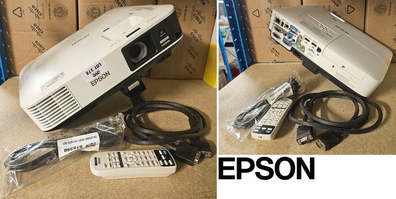 VIDEOPROJECTEUR DE MARQUE EPSON MODELE EB-1970W. VENDU AVEC SON CABLE D'ALIMENTATION, CABLE VIDEO, TELECOMMANDE ET SON SUPPORT PLAFONNIER. LOCALISATION -> BAT J : - 1