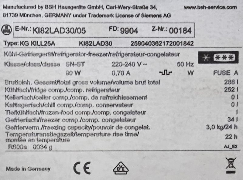 REFRIGERATEUR ENCASTRE AVEC COMPARTIMENT CONGELATION OUVRANT PAR UNE PORTE SUR 4 ETAGERES ET 2 BACS A LEGUMES DE MARQUE SIEMENS MODELE KI82LAD30. VOLUME TOTALE 288 LITRES. 177 X 56 X 70 CM. LOCALISATION -> BAT A : 1 NO