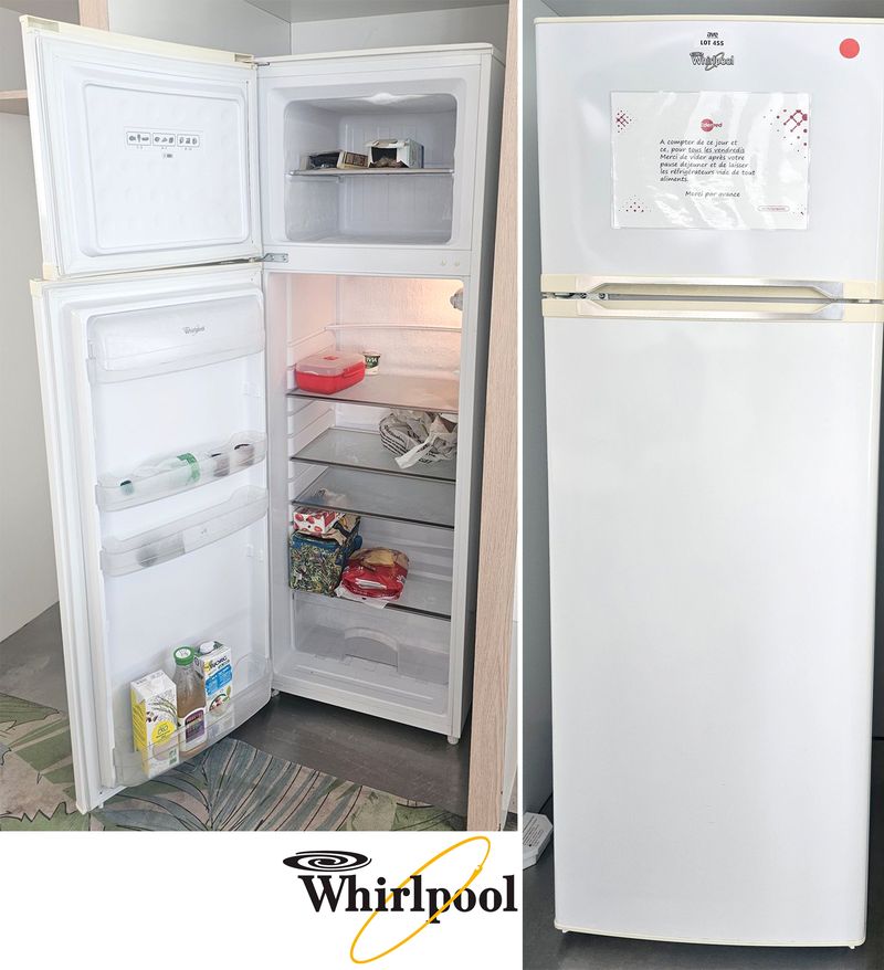 REFRIGERATEUR CONGELATEUR OUVRANT PAR DEUX PORTES DONT L'UNE SUR 4 NIVEAUX ET 1 BAC A LEGUME ET L'AUTRE SUR 2 NIVEAUX DE CONGELATION DE MARQUE WHIRLPOOL MODELE WTE2512A+W. 250 LITRES. 165 X 55 X 56 CM. LOCALISATION -> BAT FK : 1