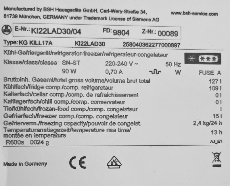 REFRIGERATEUR ENCASTRE AVEC UN COMPARTIMENT CONGELATION OUVRANT PAR UNE PORTE SUR 2 ETAGERES ET 2 BACS A LEGUMES DE MARQUE SIEMENS MODELE KI22LAD30/04. VOLUME TOTALE 127 LITRES. 87 X 56 X 57 CM. LOCALISATION -> BAT FK : 2