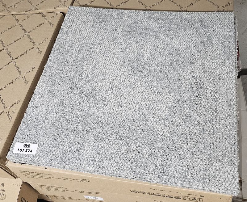 280 M² DE DALLE DE MOQUETTE COMPRENANT 70 CARTONS DE 16 DALLES CHACUN DE MOQUETTE EN FIBRE SYNTHETIQUE DE COULEUR GRIS CHINE DE MARQUE INTERFACE FLOR MODELE WO105355. 50 X 50 CM, 4 M² PAR CARTON. VENDU NEUF DANS LEUR EMBALLAGE D'ORIGINE. ON Y JOINT 80 (APPROX) DALLES DE MOQUETTE DIMENSION ET COULEUR VARIEE. LOCALISATION -> BAT A : -2