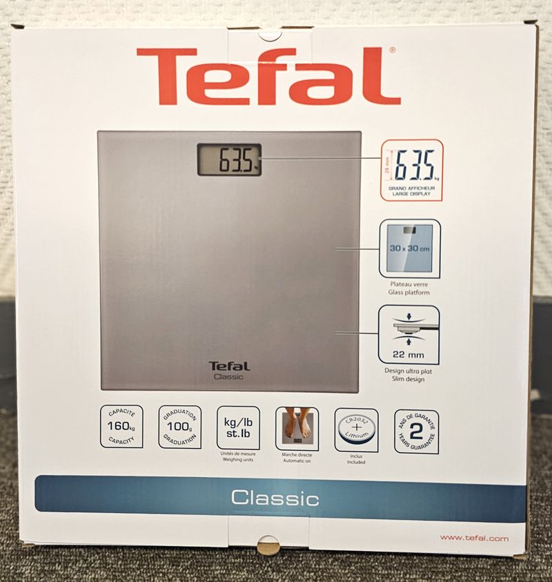 BALANCE A AFFICHAGE NUMERIQUE DE MARQUE TEFAL MODELE CLASSIC. MAX : 160 KG, D : 100 G. 30 X 30 CM. VENDU NEUF DANS SON EMBALLAGE D'ORIGINE. 25 UNITES. VENDU A L'UNITE AVEC FACULTE DE REUNION. LOCALISATION -> BAT B : STOCK DELTA 3