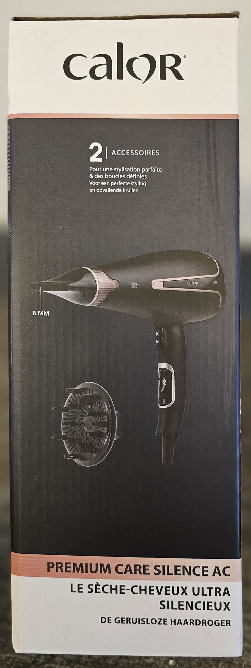 SECHE CHEVEUX DE MARQUE CALOR MODELE PRENIUM CARE SILENCE AC CV7920. 2300 WATTS. VENDU AVEC 2 ACCESSOIRES. VENDU NEUF DANS SON EMBALLAGE D'ORIGINE. 2 UNITES. VENDU A L'UNITE AVEC FACULTE DE REUNION. LOCALISATION -> BAT B : STOCK DELTA 3