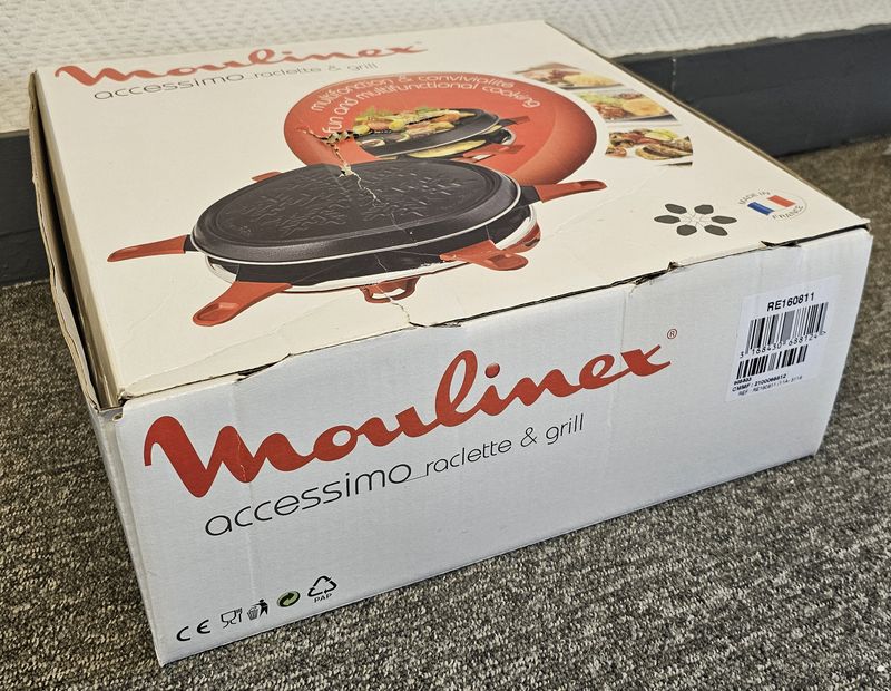 APPAREIL A RACLETTE ET GRILL DE MARQUE MOULINEX MODELE ACCESSIMO B 301 520 920. 850 WATTS. VENDU NEUF DANS SON EMBALLAGE D'ORIGINE. LOCALISATION -> BAT B : STOCK DELTA 3