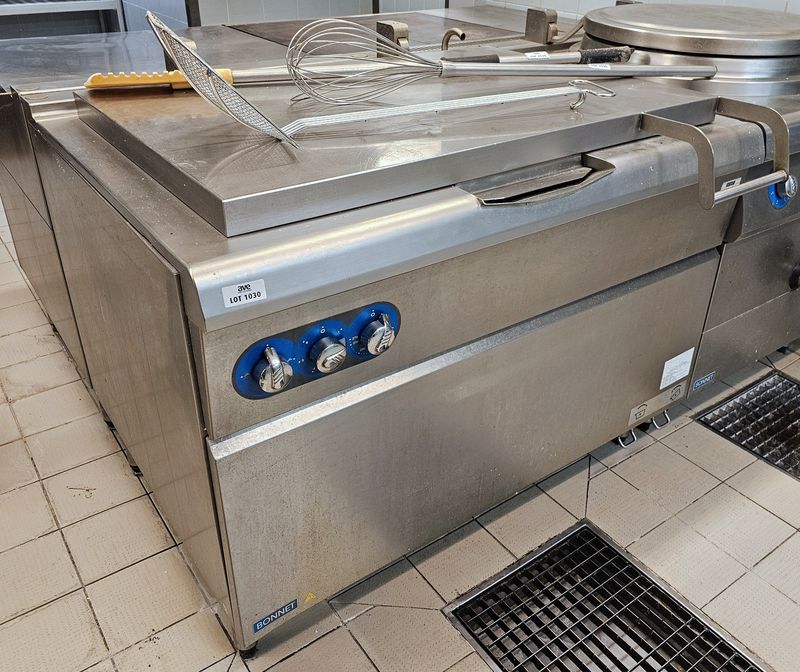 SAUTEUSE BASCULANTE ELECTRIQUE EN INOX DE MARQUE BONNET MODELE B-B906.SA65.BE.E4. 100 X 120 X 100 CM. ON Y JOINT 1 FOUET, 1 PALE ET 1 PASSOIR. LOCALISATION -> BAT FK