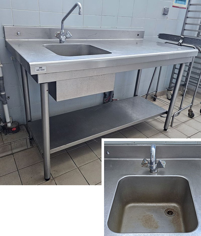 TABLE DE PREPARATION ADOSSEE ET ENTRETOISE EN INOX COMPRENANT 1 EVIER AVEC MITIGEUR ET 1 TIROIR DE BAC GASTRO EN CEINTURE. 120 X 150 X 70 CM. LOCALISATION -> BAT FK