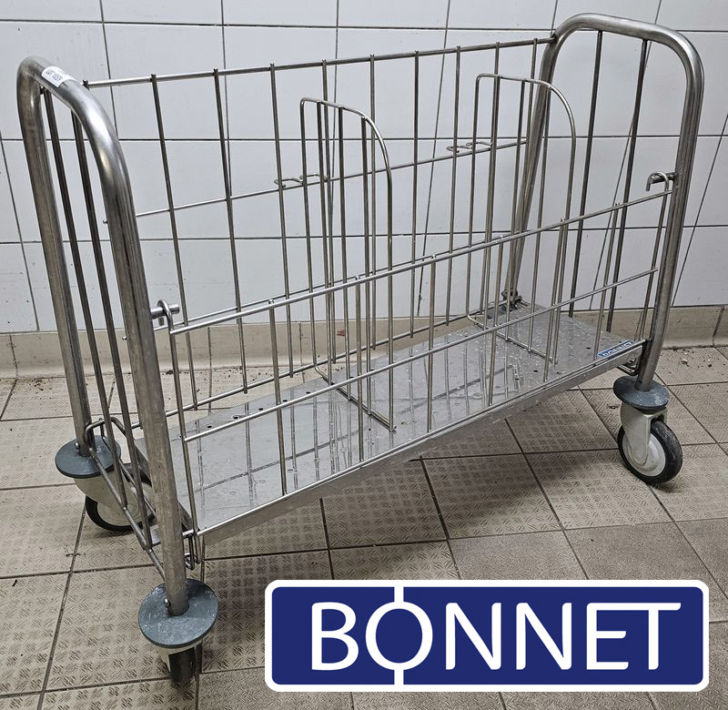 CHARIOT EGOUTTOIR EN INOX DE MARQUE BONNET. 76 X 91 X 30 CM. 5 UNITES. VENDU A L'UNITE AVEC FACULTE DE REUNION. LOCALISATION -> BAT FK