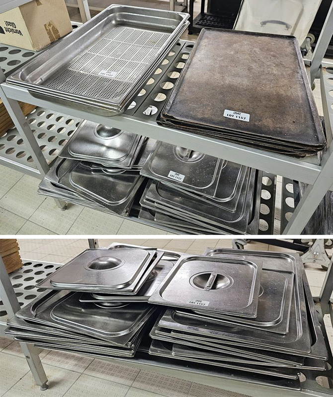 29 MATERIELS DE CUISINE EN INOX COMPRENANT 2 BACS GASTRO EGOUTTOIR (6 X 53 X 32 CM), 9 PLAQUES DE CUISSON (53 X 32,5 CM) ET 18 COUVERCLES DE BAC GASTRO (32,5 X 26,5 CM, 52 X 32 CM, 69 X 57 CM). LOCALISATION -> BAT FK