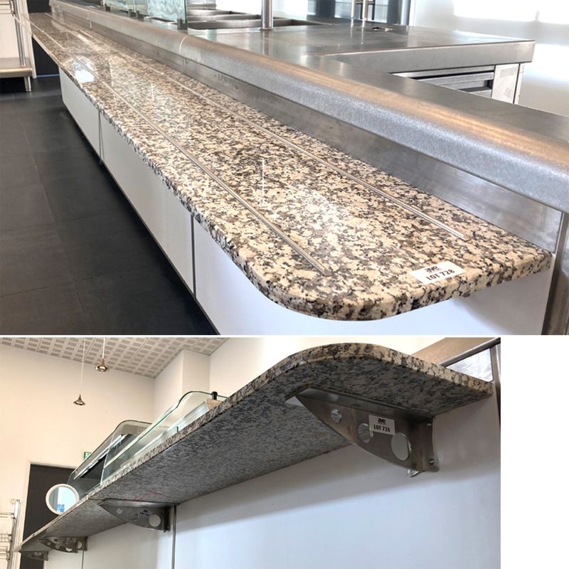 CHEMIN DE PLATEAU EN MARBRE AVEC 2 RAILS EN INOX ALIMENTAIRE ET SES 5 EQUERRES DE FIXATION EN ALUMINIUM. 11 X 471 X 30 CM. LOCALISATION -> AVE - 2 BOULEVARD DU GENERAL DE GAULLE - 92500 RUEIL MALMAISON