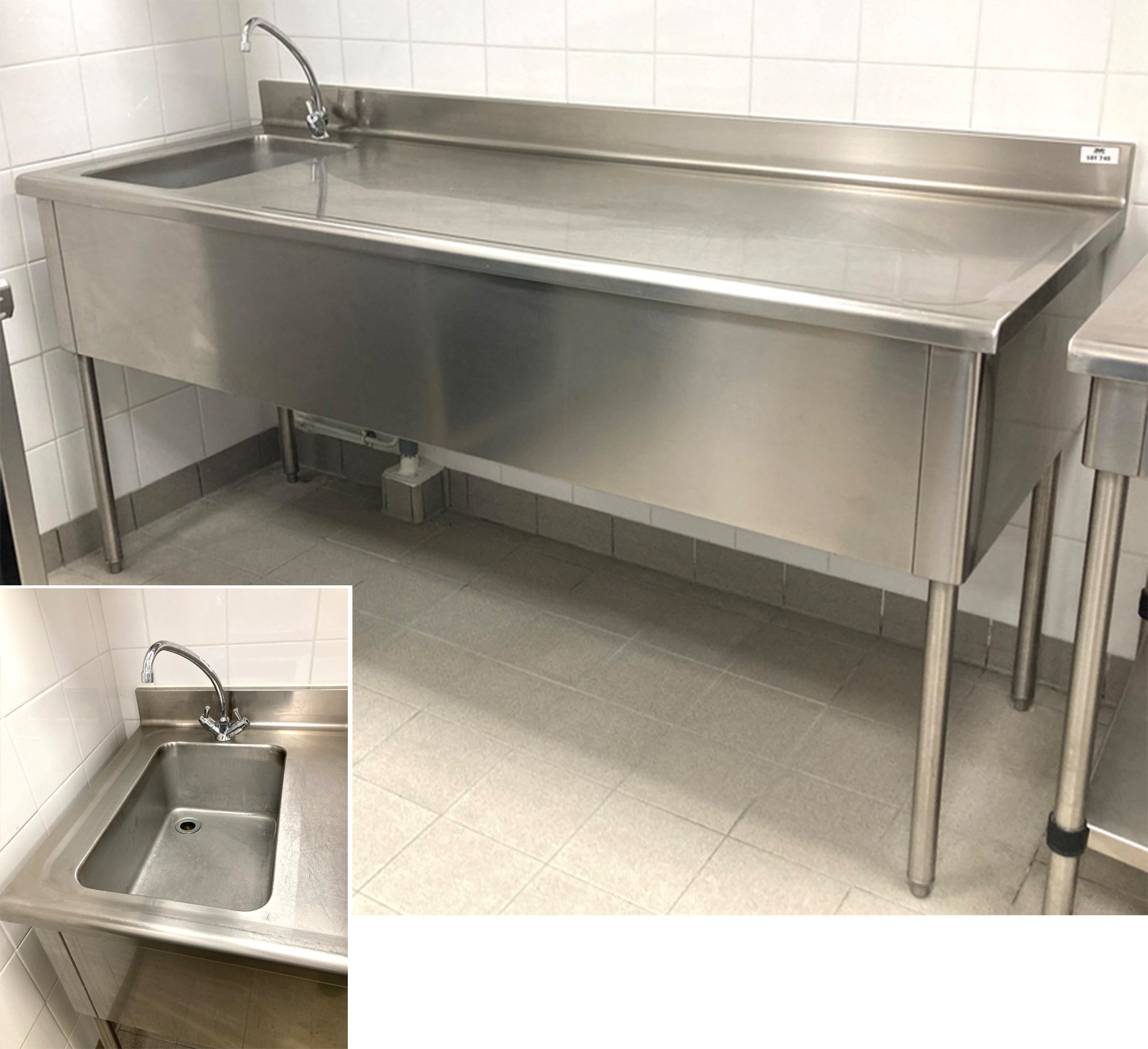 PLONGE ADOSSEE EN INOX ALIMENTAIRE AVEC SON MITIGEUR. 116 X 190 X 70 CM. LOCALISATION -> AVE - 2 BOULEVARD DU GENERAL DE GAULLE - 92500 RUEIL MALMAISON