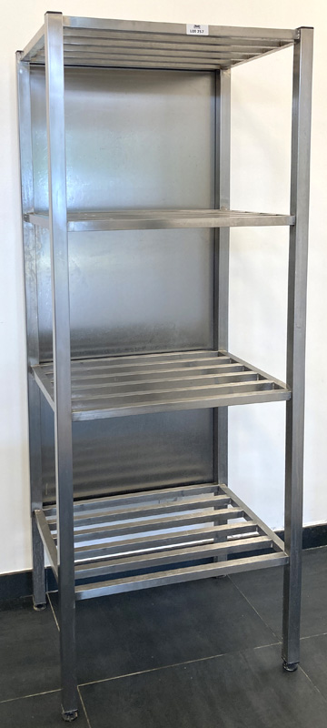 EGOUTTOIR EN INOX ALIMENTAIRE A 4 NIVEAUX AVEC UNE PAROI DANS LE FOND. 180 X 65 X 50,5 CM. LOCALISATION -> AVE - 2 BOULEVARD DU GENERAL DE GAULLE - 92500 RUEIL MALMAISON