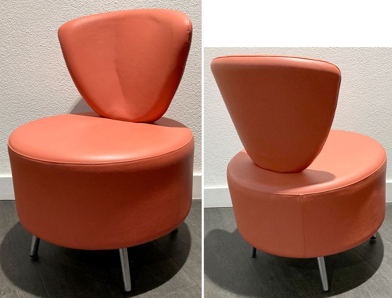 CHAUFFEUSE DE MARQUE AM-D MODELE BULLE DOSSIER ET ASSISE EN SIMILICUIR REMBOURRE DE COULEUR ORANGE REPOSANT SUR 4 PIEDS EN INOX. 78 X 57 X 56 CM. 4 UNITES. VENDU A L'UNITE AVEC FACULTE DE REUNION.