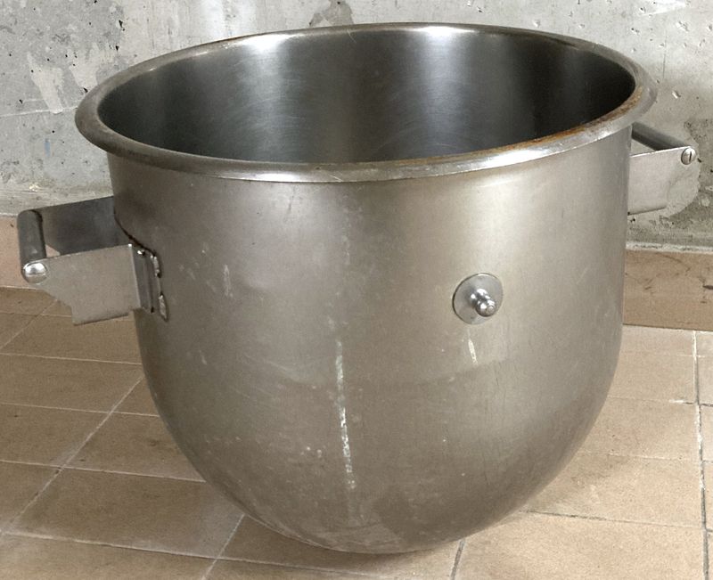 CUVE POUR BATTEUR MELANGEUR EN INOX ALIMENTAIRE. 40 X 55 X 44 CM.