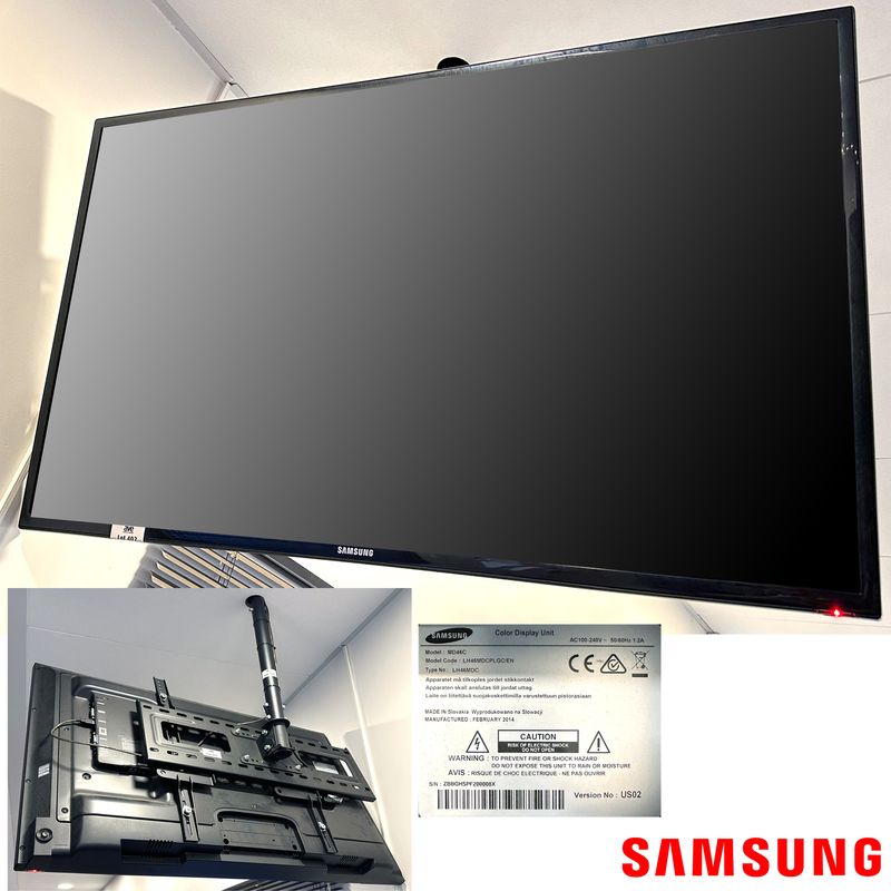 MONITEUR CONNECTE A ECRAN LED DE 46 POUCES DE MARQUE SAMSUNG MODELE MD46C, HDTV TUNER INTEGRE. VENDU AVEC SON ATTACHE PLAFOND. LOCALISATION : RDC1 - 2 RUE DE SABLONVILLE - 75017 PARIS.