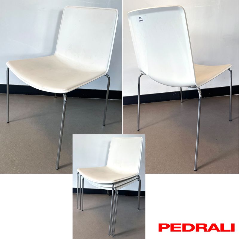 6 CHAISES EMPILABLES DESIGN MARC SADLER MODELE TWEET 892 EDITION PEDRALI MODELE TWEET 892 DOSSIER ET ASSISE COQUE EN POLYPROPYLENE DE COULEUR BLANC REPOSANT SUR UN PIETEMENT EN TIGE D'ACIER CHROME. 70 X 49 X 52 CM. LOCALISATION : RDC1 - 2 RUE DE SABLONVILLE - 75017 PARIS.