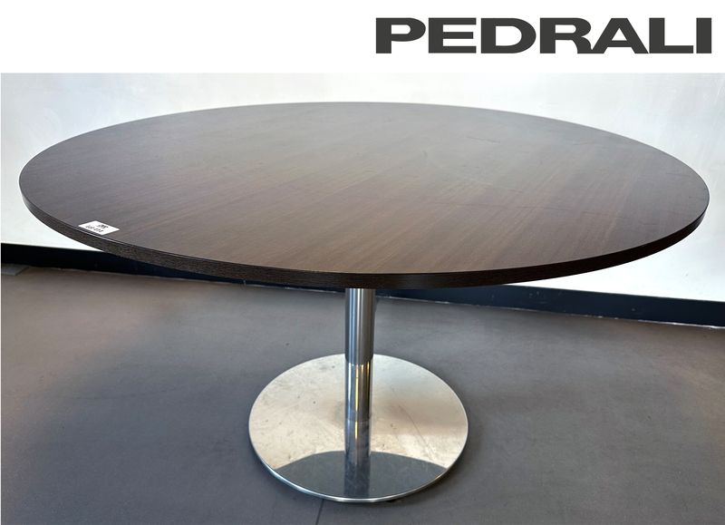 TABLE A PLATEAU CIRCULAIRE RECTANGULAIRE EN BOIS STRATIFIE DE COULEUR EXOTIQUE DE MARQUE PEDRALI REPOSANT SUR UNE COLONNE EN INOX ET BASE LESTEE. 77.5 X 129 CM. 6 UNITES. VENDU A L'UNITE AVEC FACULTE DE REUNION. LOCALISATION : RDC1 - 2 RUE DE SABLONVILLE - 75017 PARIS.