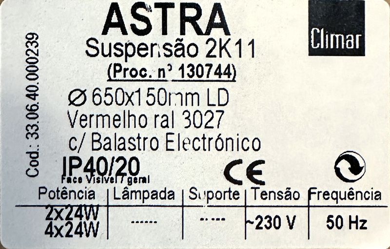 SUSPENSION EN ACIER LAQUE DE COULEUR ROUGE ET DIFFUSEUR EN POLYCARBONATE OPALE DE COULEUR BLANC DE MARQUE CLIMAR MODELE ASTRA 150 LD/LI. FIXATION PAR 3 FILINS EN INOX. NEUF DANS LEUR EMBALLAGE D'ORIGINE. 90 X 65 CM. (HAUTEUR DU BORD DU LUMINAIRE 15 CM). 3 UNITES. VENDU A L'UNITE AVEC FACULTE DE REUNION. LOCALISATION : RDC1 - 2 RUE DE SABLONVILLE - 75017 PARIS.