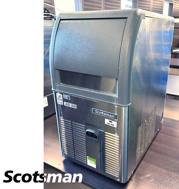 MACHINE A GLACONS EN INOX DE MARQUE SCOTSMAN MODELE AC56, CUBES PLEINS, CAPACITE DE 32.5 KG /24 HRS. 72 X 38 X 60 CM. LOCALISATION : RDC1 - 2 RUE DE SABLONVILLE - 75017 PARIS.