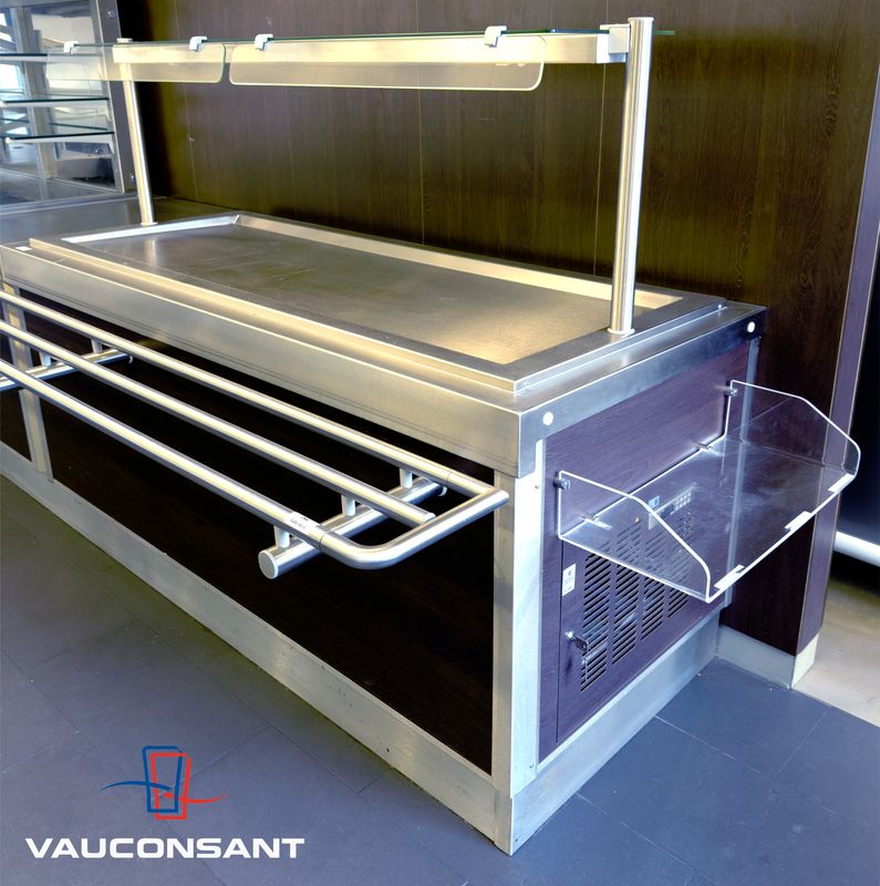 MEUBLE DE SERVICE DE MAINTIEN AU FROID DE MARQUE VAUCONSTANT EN INOX ALIMENTAIRE. GROUPE FROID INTEGRE. 150 X 193 X 82 CM. LOCALISATION : RDC1 - 2 RUE DE SABLONVILLE - 75017 PARIS.