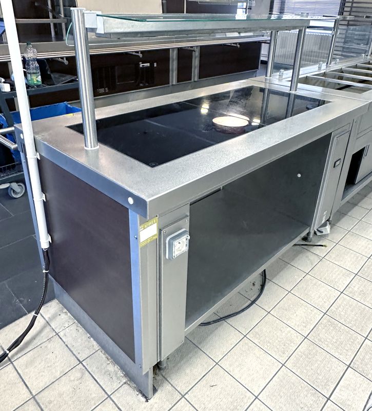 MEUBLE DE MAINTIEN AU CHAUD A 2 PLAQUES EN VITROCERAMIQUE ET INOX ALIMENTAIRE AVEC CASQUETTE HYGIENIQUE EN VERRE ET ESPACE DE RANGEMENT EN PARTIE BASSE COTE SERVICE DE MARQUE VAUCONSTANT. 135 X 158 X 82 CM. LOCALISATION : RDC1 - 2 RUE DE SABLONVILLE - 75017 PARIS.