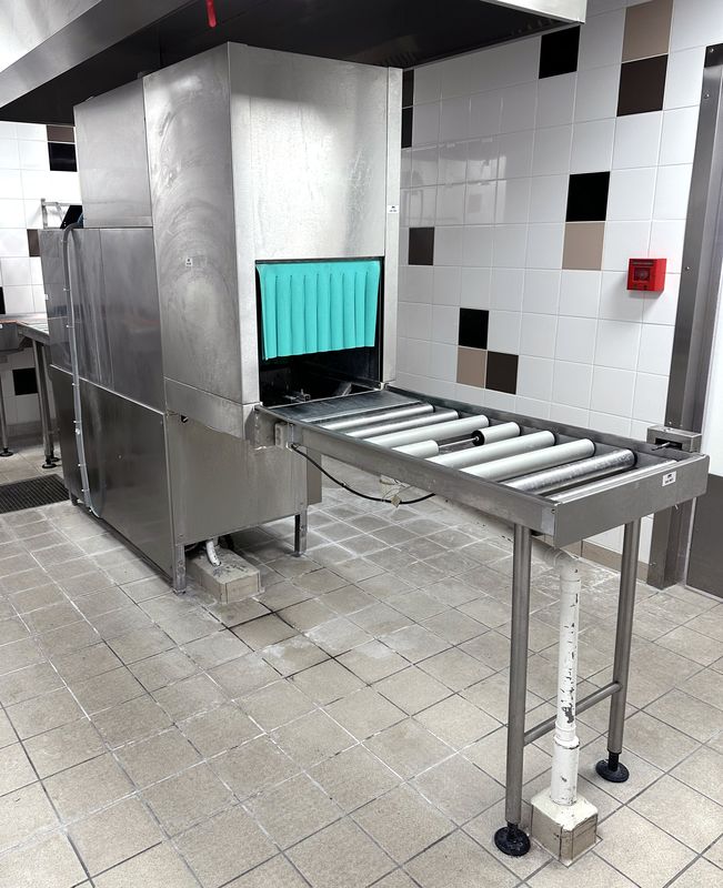 TUNNEL DE LAVAGE DE MARQUE MEIKO MODELE K160PI EN INOX ALIMENTAIRE, ON Y JOINT UN TAPIS DE CONVOYAGE A 8 ROULEAUX (98 X 118 CM), UNE STATION DE RINCAGE COMPRENANT UNE DOUCHETTE, EVIER AVEC TAMIS ET UN TAPIS DE CONVOYAGE A 5 ROULEAUX (200 X 84 X 76 CM), UNE TABLE DE TRI A 2 STATIONS ET 5 BLOQUES SACS DE COULEUR ORANGE (92 X 115 X 35 CM). 210 X 205 X 76 CM. LOCALISATION : RDC1 - 2 RUE DE SABLONVILLE - 75017 PARIS.