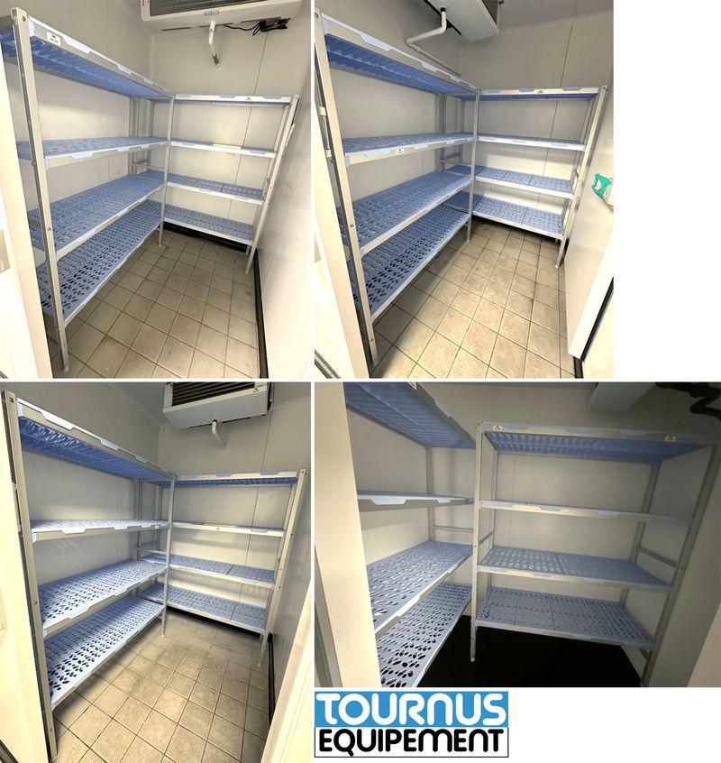 11 METRES 20 CM LINEAIRES (DANS SA CONFIGURATION ACTUELLE) DE RAYONNAGE DE CHAMBRE FROIDE EN ALUMINIUM ET NYLON ALIMENTAIRE DE MARQUE TOURNUS EQUIPEMENT DONT : 15 ECHELLES DE 175 X 49 CM, 1 ECHELLE DE 175 X 39 CM, 32 TRAVERSES DE 140 CM, 24 TRAVERSES DE 130 CM ET 8 TRAVERSES DE 110 CM ET 122 CLAYETTES EN NYLON ALIMENTAIRE. LOCALISATION : RDC1 - 2 RUE DE SABLONVILLE - 75017 PARIS.