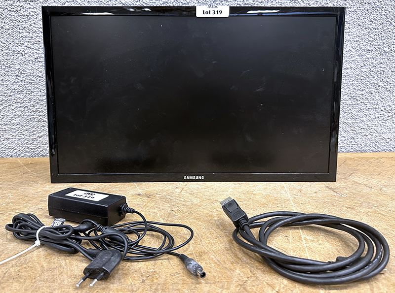 MONITEUR A ECRAN LED DE 22 POUCES DE MARQUE SAMSUNG MODELE S22F350FHU. VENDU AVEC SON ALIENTATION.