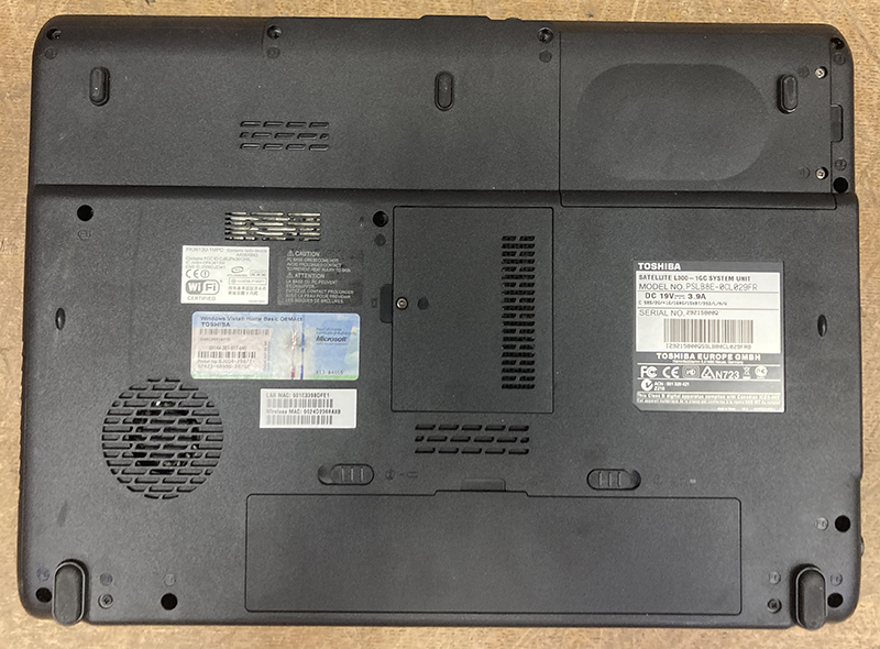 2 ORDINATEURS PORTABLES DONT 1 15 POUCES DE MARQUE TOSHIBA MODELE SATELLITE L300 - 1GC SYSTEM UNIT PSLB8E-0CL029FR PROCESSEUR INTEL CELERON 2.16 GHZ 3 GO DE RAM DISQUE DUR 100 GO AVEC LICENCE WINDOWS ET SON ALIMENTATIONET 1 12 POUCES DE MARQUE IBM MODELE X40 PROCESSEUR INTEL PENTIUM 1.20 GHZ 512 MB DE RAM AVEC LICENCE WINDOWS ET ALIMENTATION.