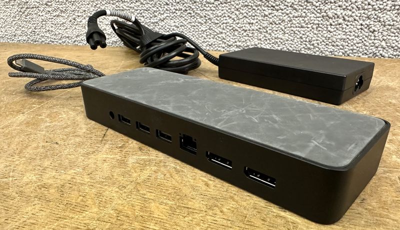 STATION D'ACCUEIL USB-C DE MARQUE HP MODELE UNIVERSAL DOCK HSA-B005DS. VENDU COMPLETE AVEC ALIMENTATION. 22 UNITES. VENDU A L'UNITE AVEC FACULTE DE REUNION.