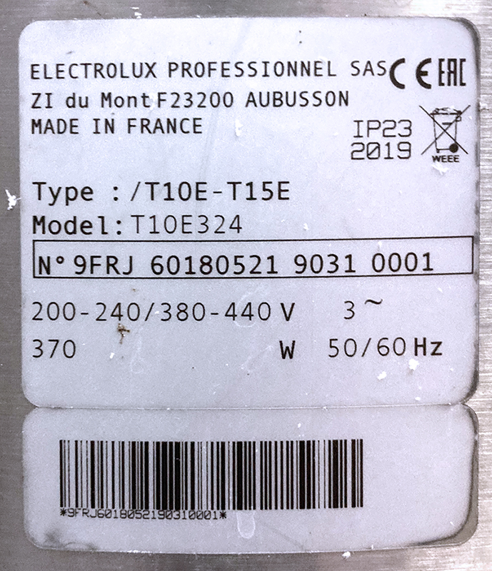 EPLUCHEUSE ELECTRIQUE 10KG 400V DE MARQUE ELECTROLUX PROFESSIONNAL MODELE T10E EN INOX ALIMENTAIRE AVEC SA REHAUSSE TABLE FILTRE DE TRI ET 1 DISQUE ABRASIF. 166/140 X 48,5 X 64 CM.