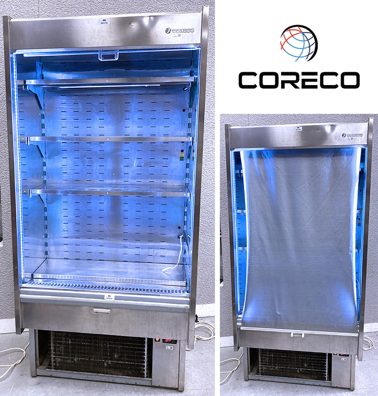 VITRINE DE SERVICE REFRIGEREE POSITIVE EN INOX ALIMENTAIRE DE MARQUE CORECO MODELE CM I-5-100-LC 230V A 4 ETAGERES (MANQUE 1 EQUERRE) ECLAIREE PAR 2 RANGEES DE LED VERTICALES ET FERMANT PAR 1 RIDEAU EN PLASTIQUE GRIS (USURE). GROUPE FROID INTEGRE. ANNEE 2017. 220 VOLTS. 202 X 97 X 64 CM.