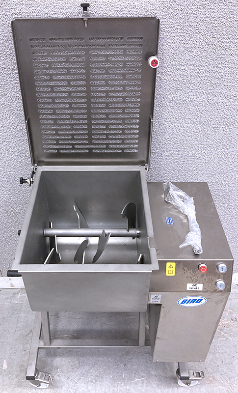 MELANGEUR BIPALE EN INOX ALIMENTAIRE REPOSANT SUR 4 ROULETTES DIRECTIONNELLES DONT 2 FREINEES DE MARQUE BIRO MINERVA OMEGA MODELE C/E MB50 400V 1,85KW 4,3A ANNEE 2018. 104 X 68 X 79 CM.